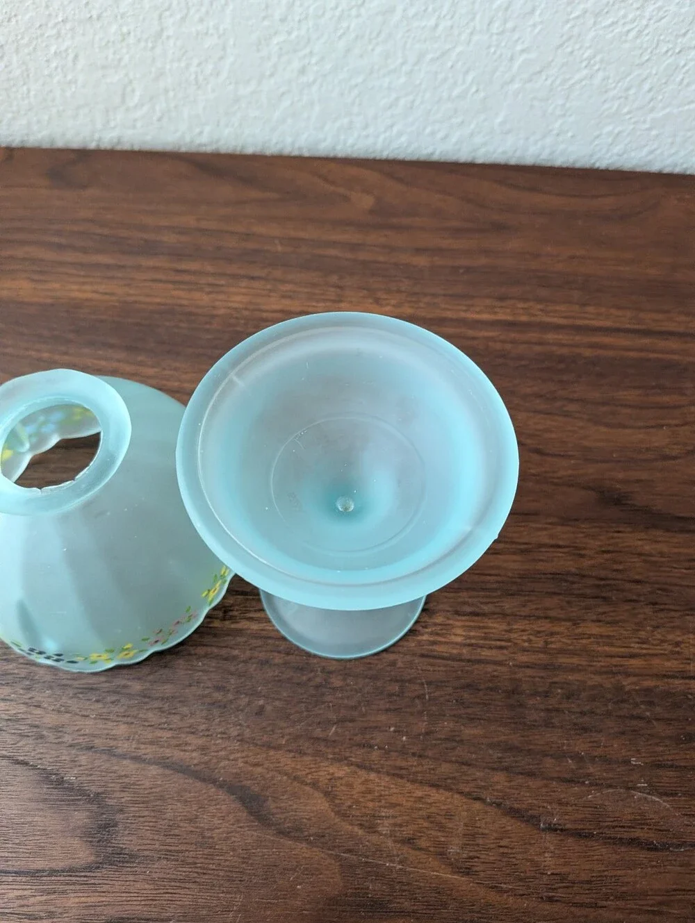 Vtg Frosted Blue Floral Pedestal Scallped Fairy Lamp Made lnTaiwan Cottagecore